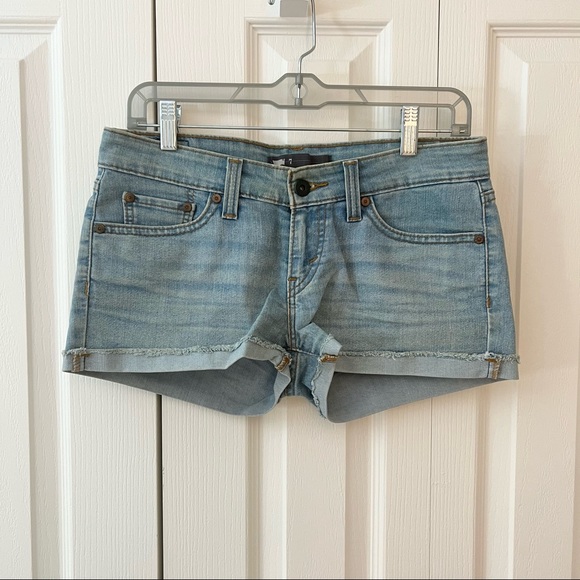 Levi’s denim shorts - Picture 1 of 7